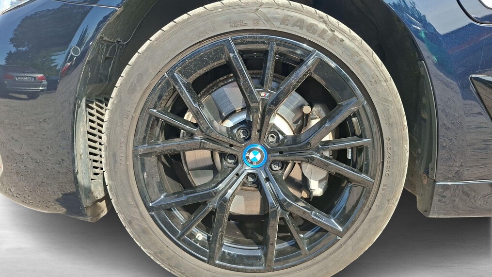 BMW Serii 5, 530