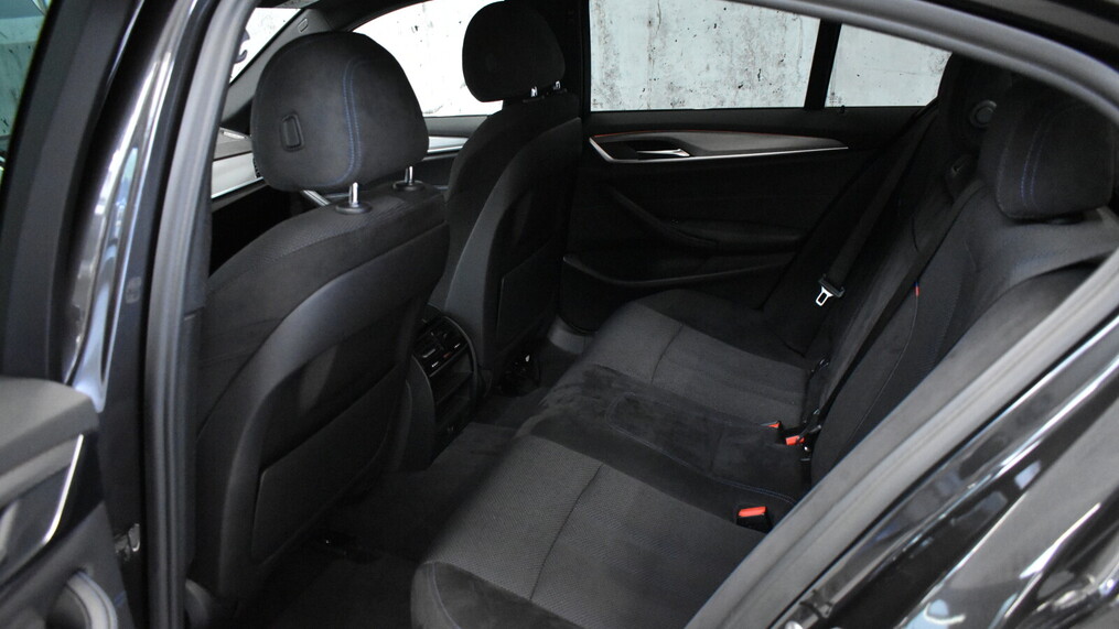 BMW Serii 5, 530
