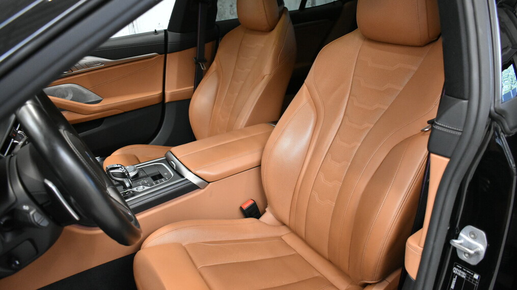 BMW Serii 8, 850