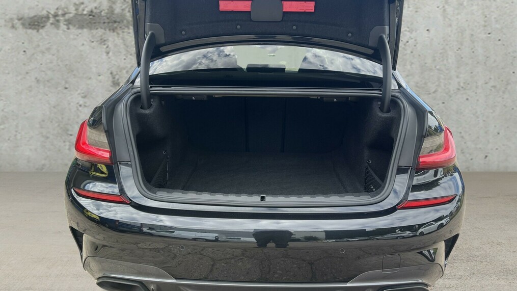 BMW Seria 3, 340