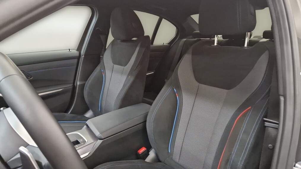 BMW Serii 3, 320
