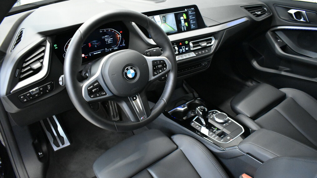 BMW Serii 2, 218