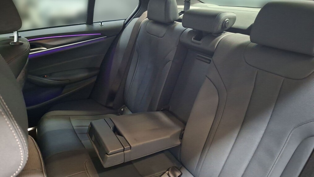 BMW Serii 5, 520