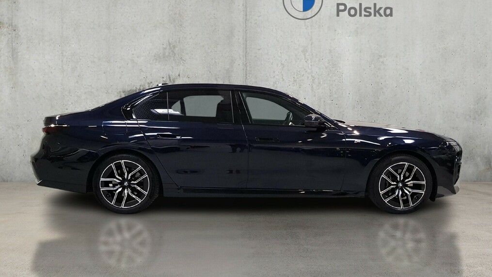 BMW Serii 7, 740