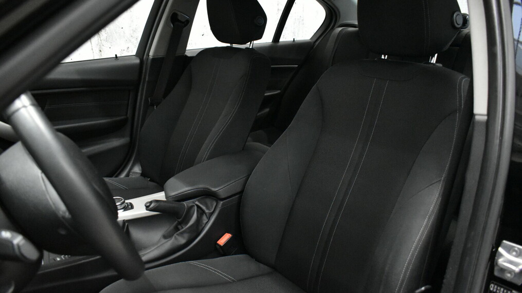 BMW Serii 3, 318