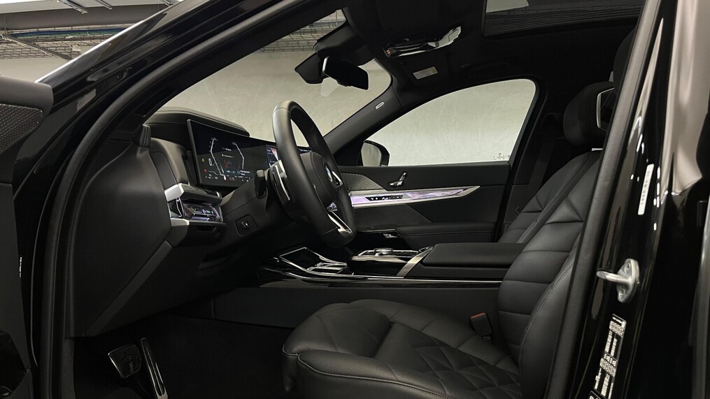 BMW Serii 7, 740