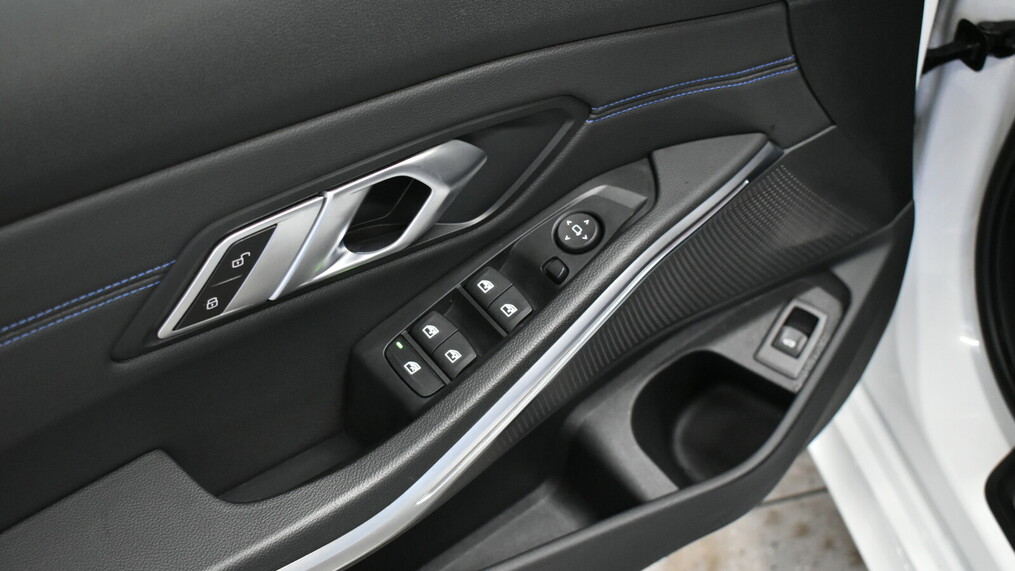 BMW Seria 3 330