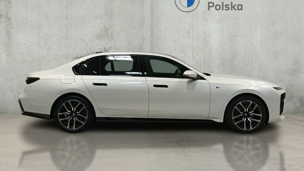 BMW Serii 7, 740