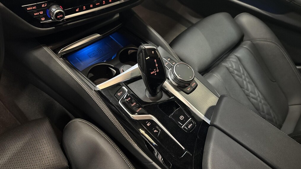 BMW Serii 5, 530