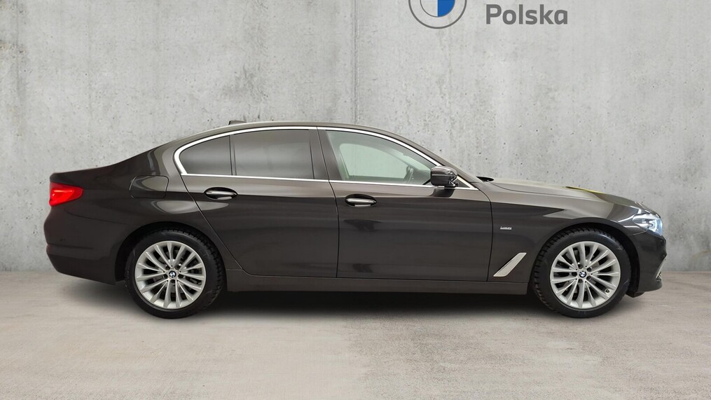 BMW Serii 5, 520