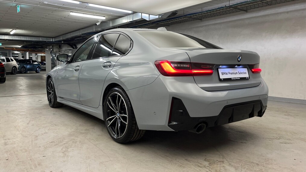 BMW Serii 3, 320