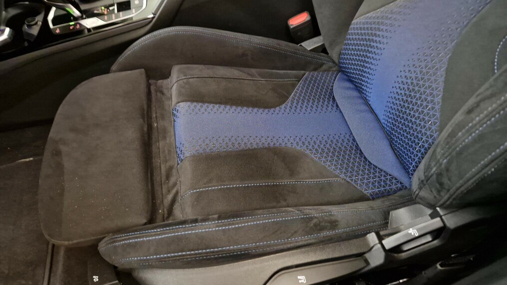 BMW Serii 2, 218