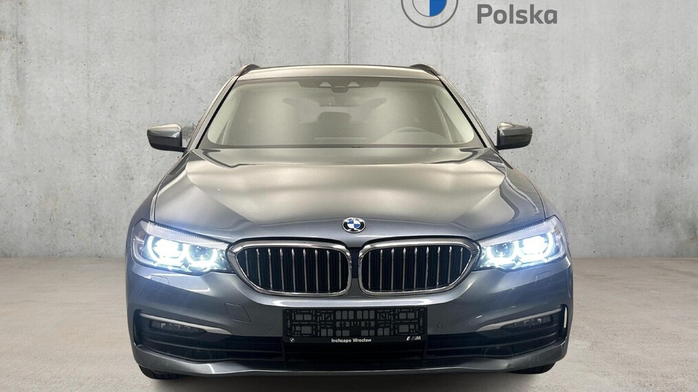 BMW Serii 5, 520