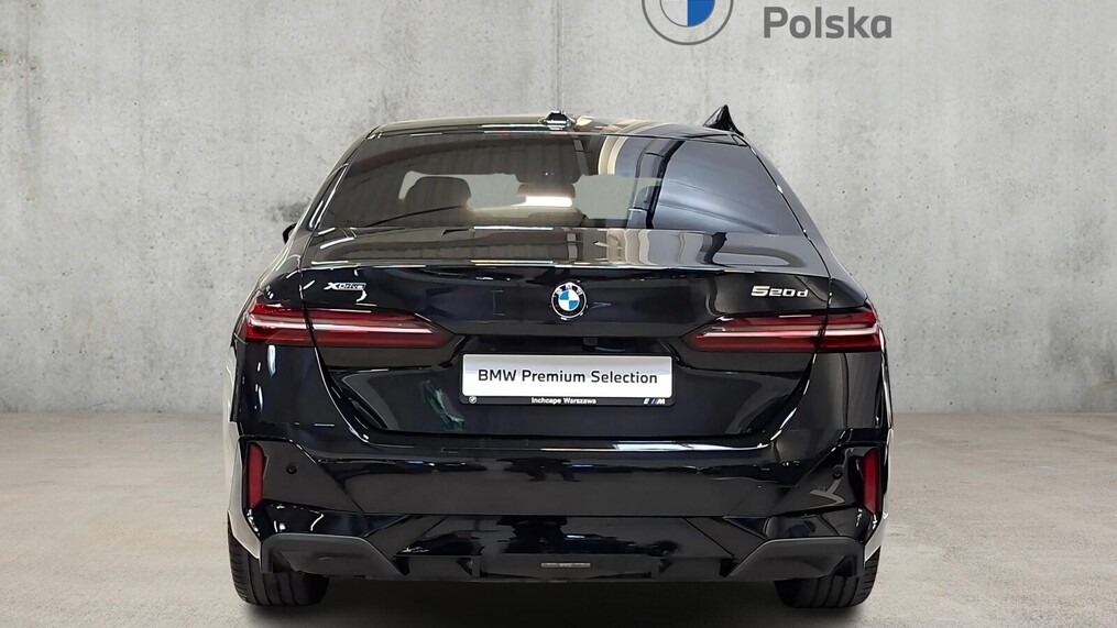 BMW Serii 5, 520