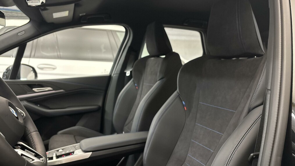 BMW Serii 2, 218