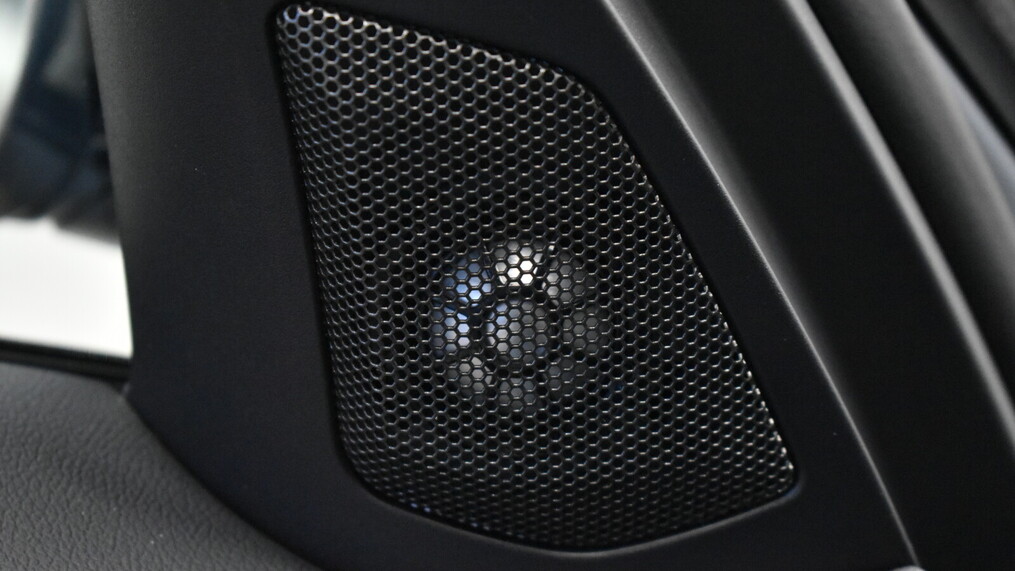 BMW Serii 3, 320