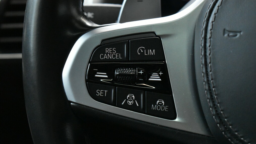BMW Serii 8, 840