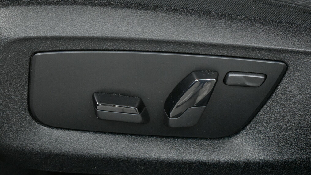 BMW Serii 5, 520