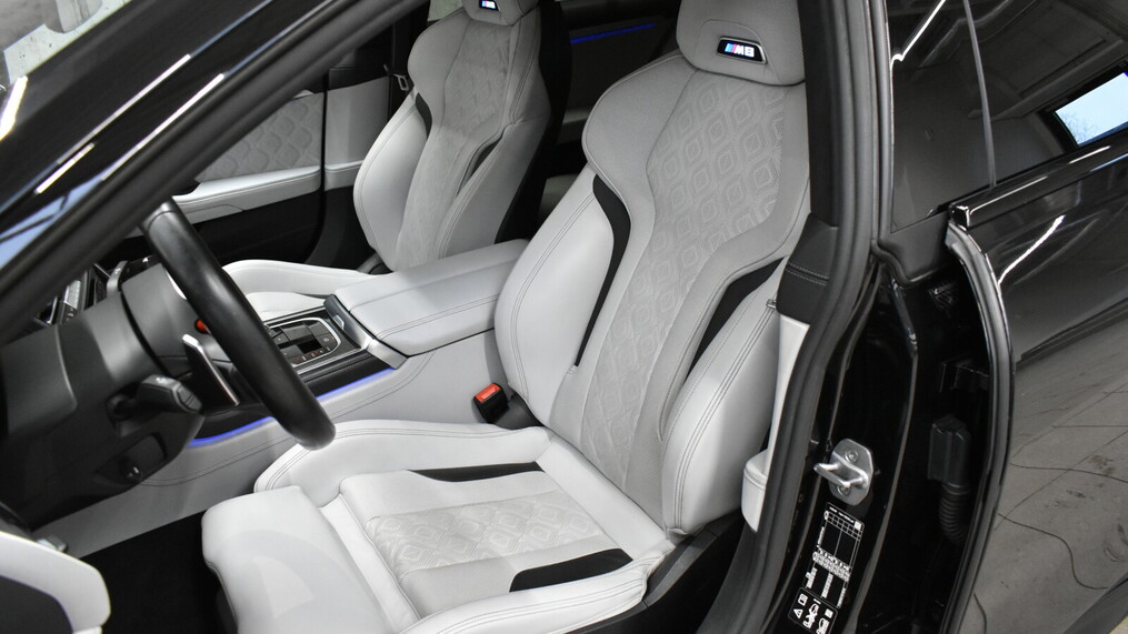 BMW M8