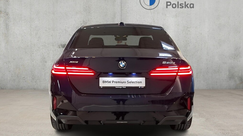 BMW Serii 5, 520