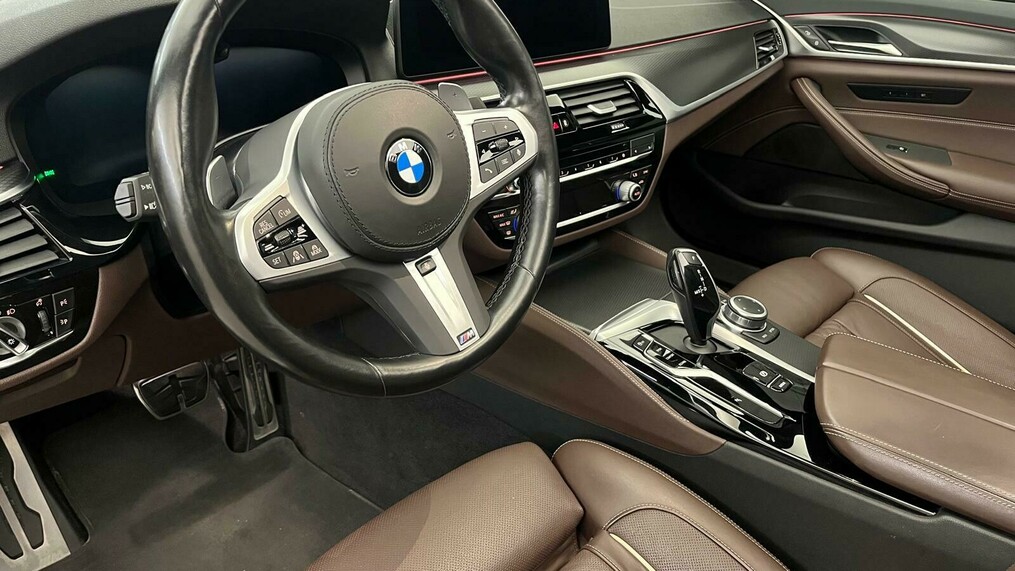 BMW Serii 5, 530