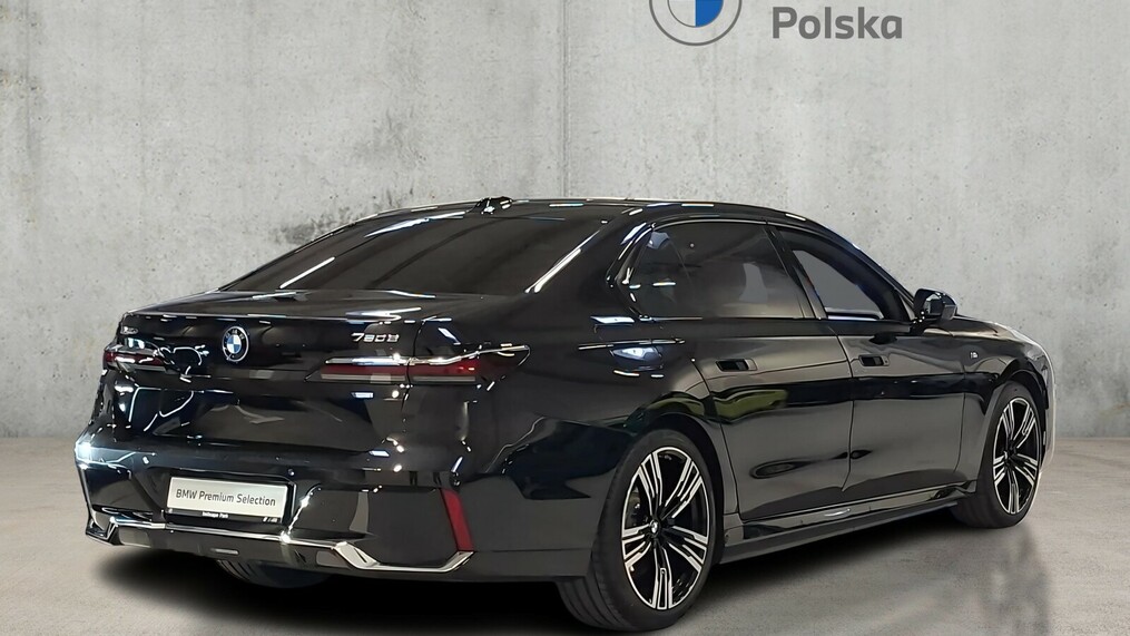 BMW Serii 7, 750