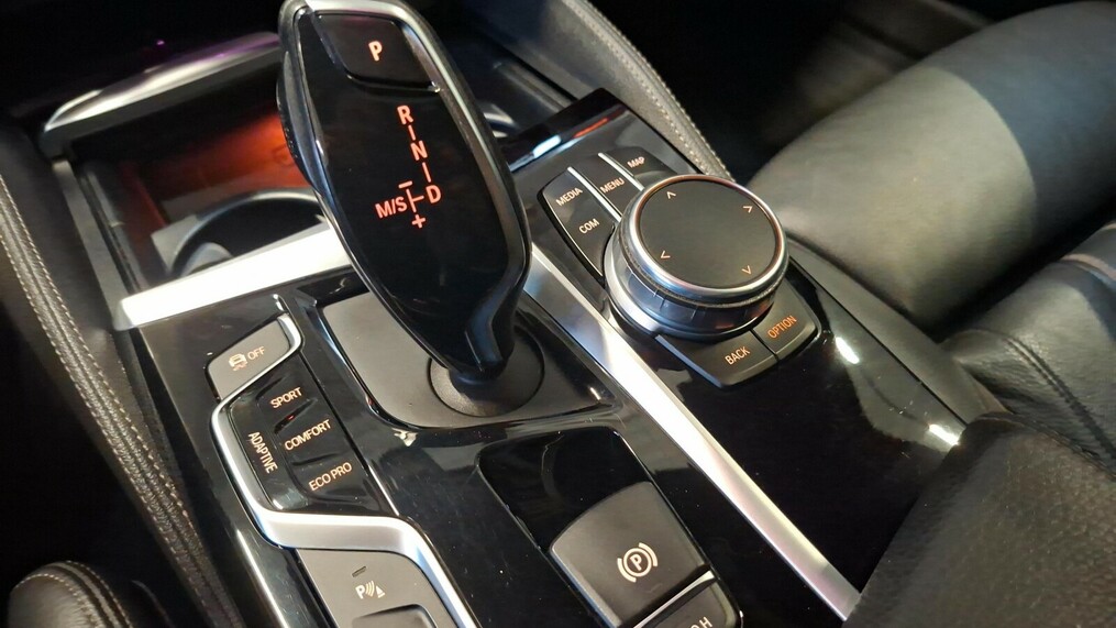 BMW Serii 5, 530