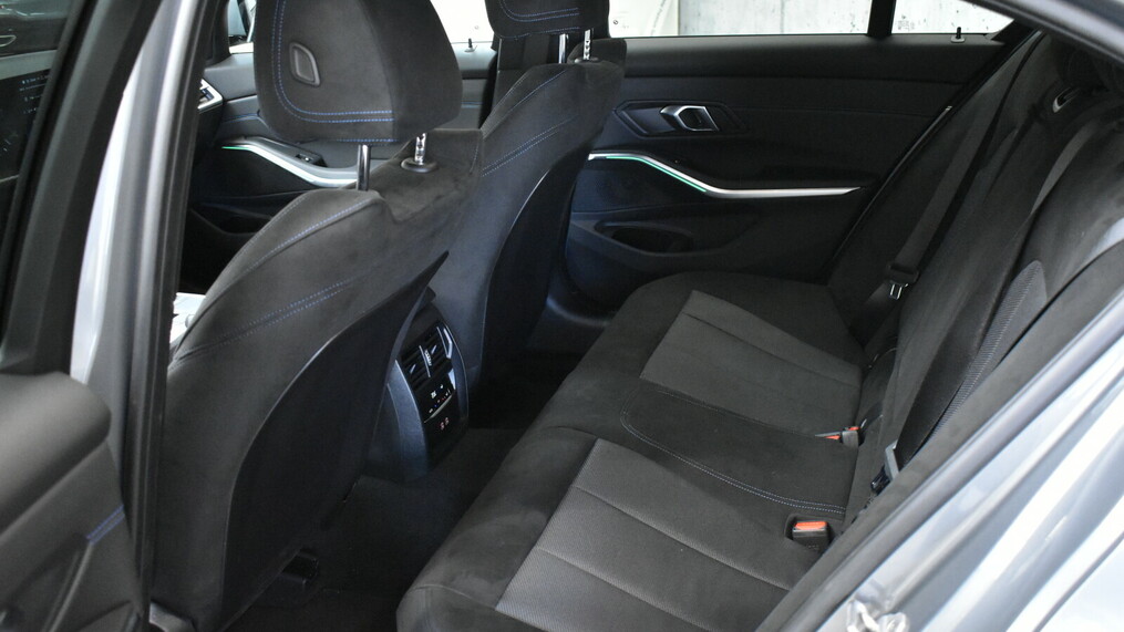 BMW Serii 3, 320
