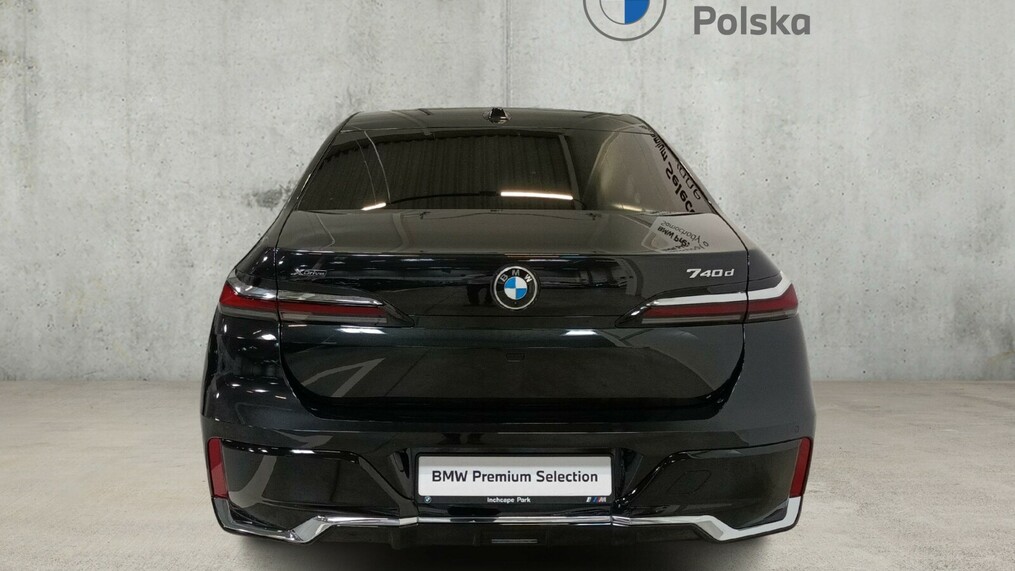 BMW Serii 7, 740