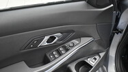 BMW Serii 3, 330