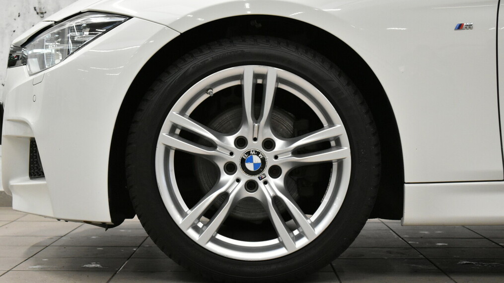 BMW Serii 3, 320