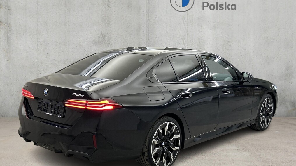 BMW Serii 5, 520