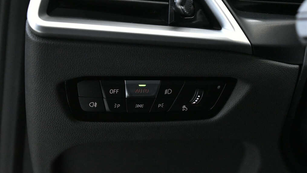 BMW Seria 3, 320