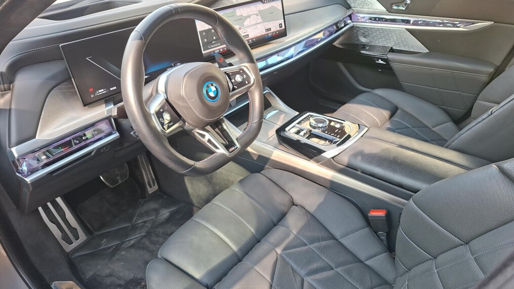 BMW Serii 7, 760