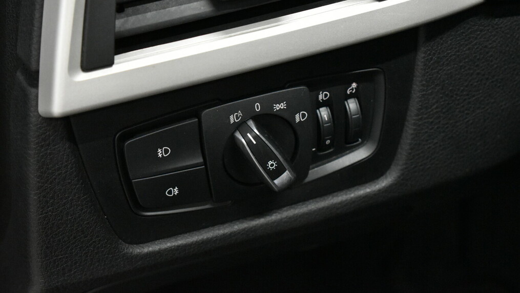 BMW Serii 3, 318