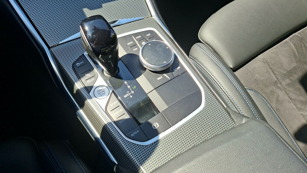 BMW Serii 3, 318