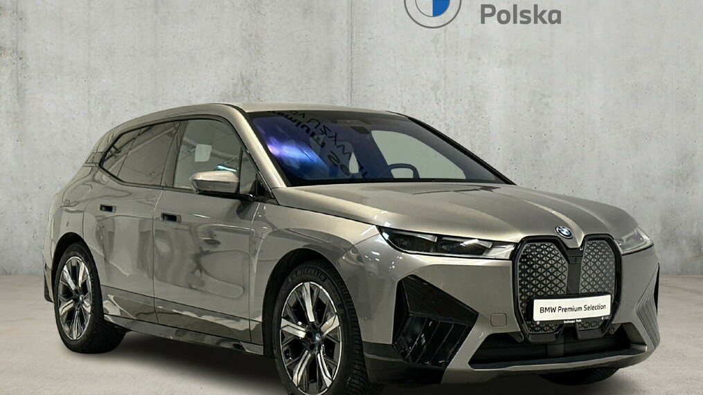 BMW iX