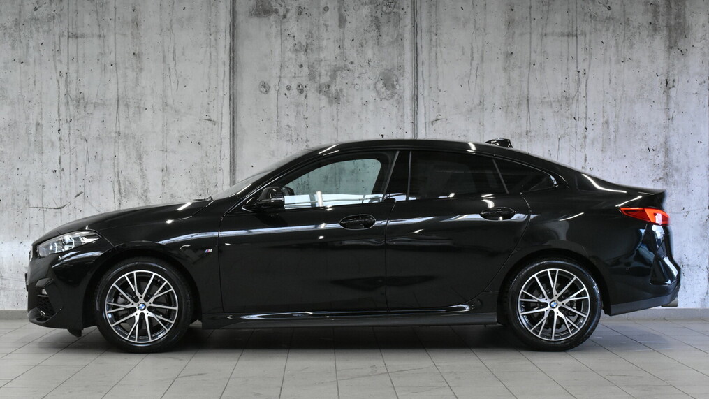 BMW Serii 2, 218