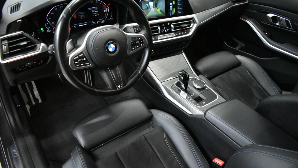 BMW Serii 3, 320