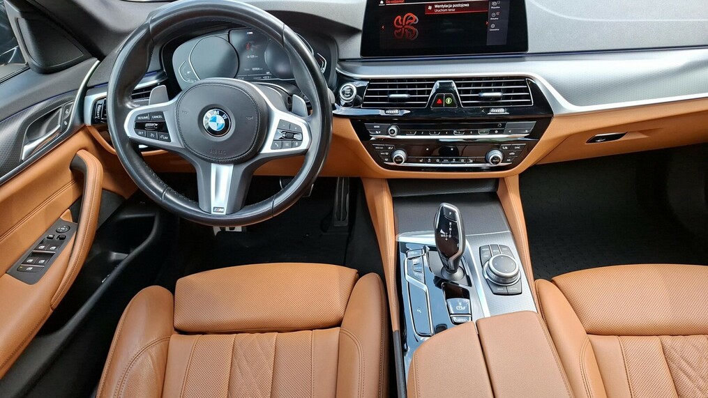 BMW Serii 5, 520