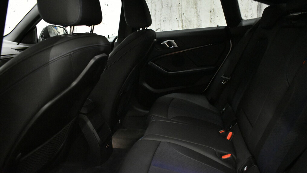 BMW Seria 2 218