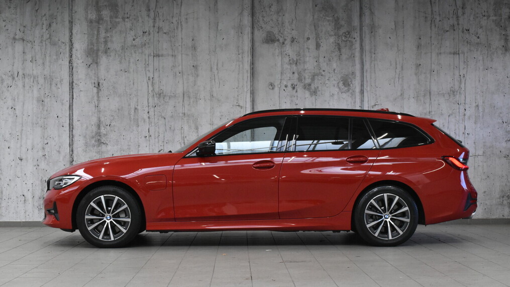 BMW Serii 3, 330