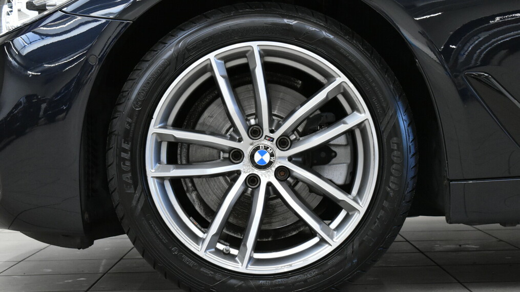 BMW Serii 5, 520