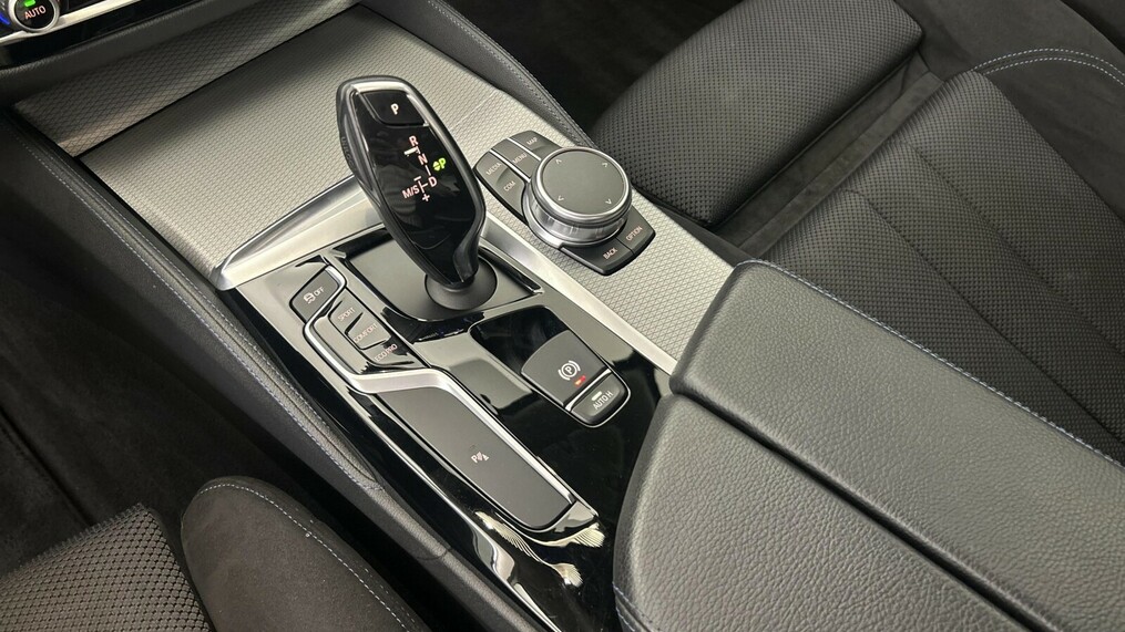 BMW Serii 5, 520