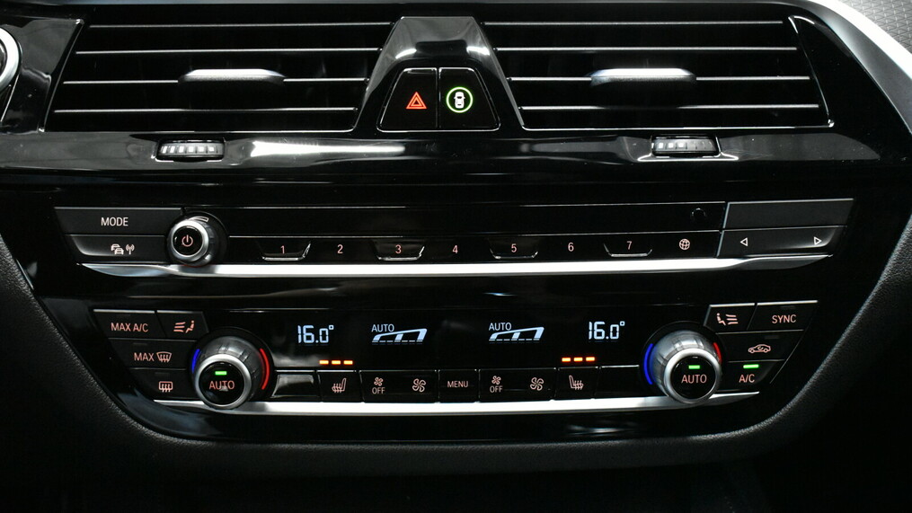 BMW Serii 5, 520