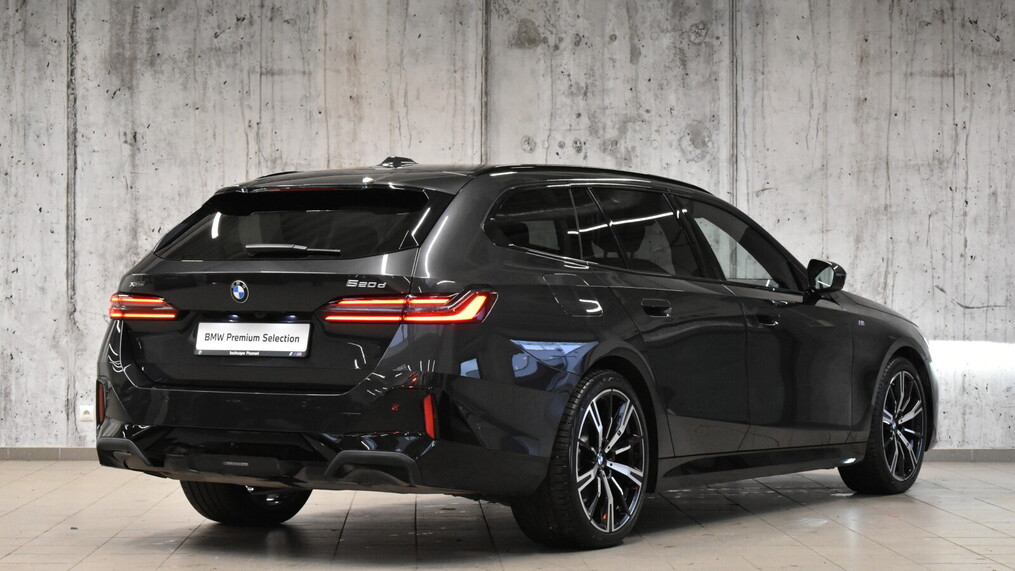 BMW Serii 5, 520