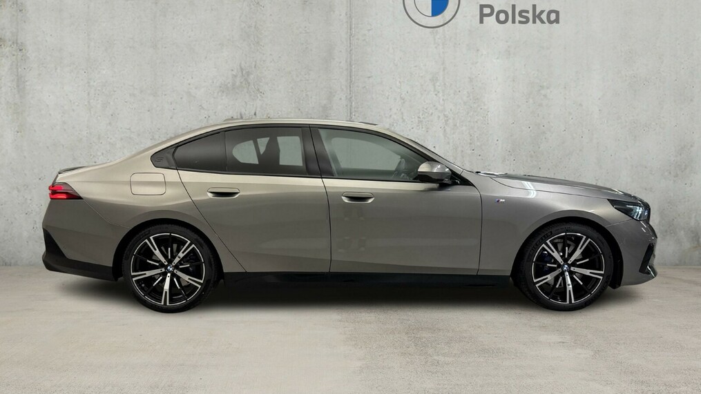 BMW Serii 5, 520