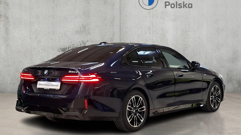 BMW Serii 5, 520