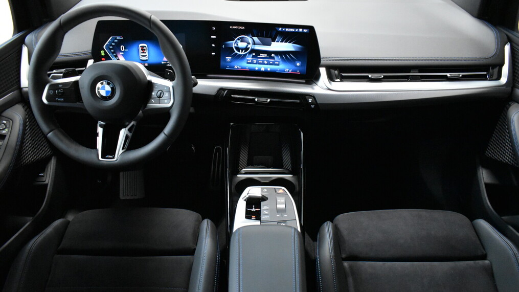 BMW Serii 2, 218