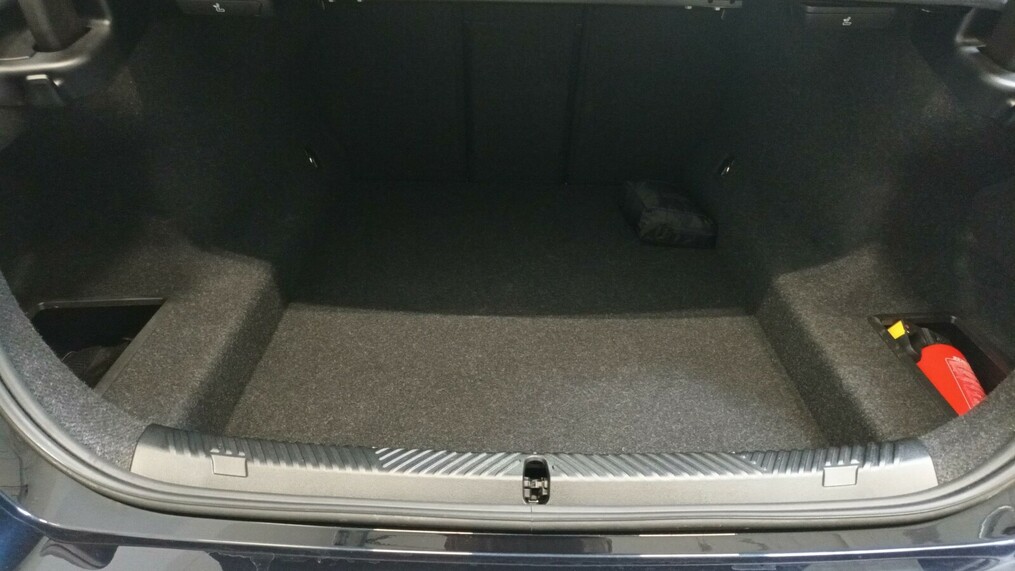 BMW Serii 5, 520